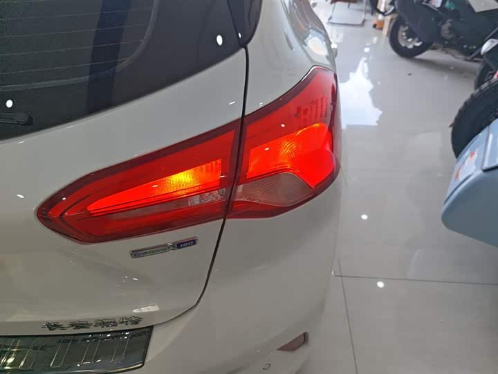 Фото 8 - Ford Focus