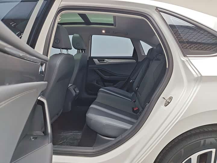 Фото 7 - Volkswagen Sagitar L