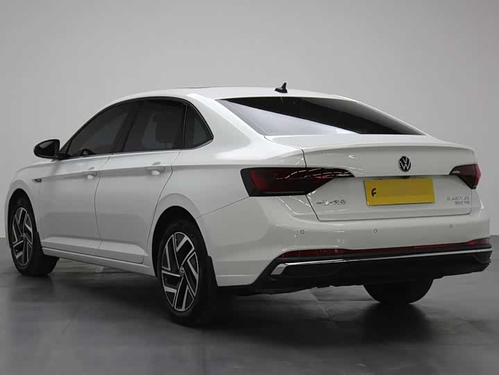 Фото 8 - Volkswagen Sagitar L