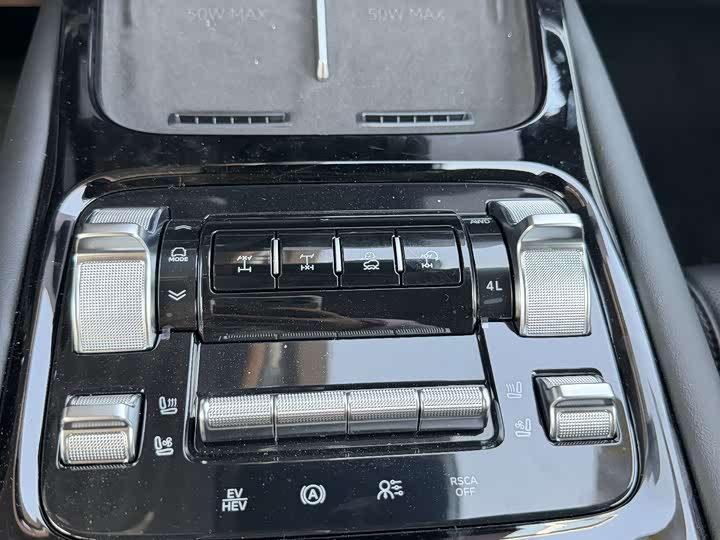 Фото 2 - Tank 400 Hybrid