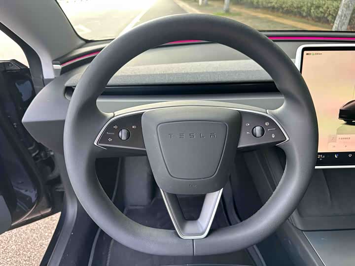 Фото 5 - Tesla Model 3