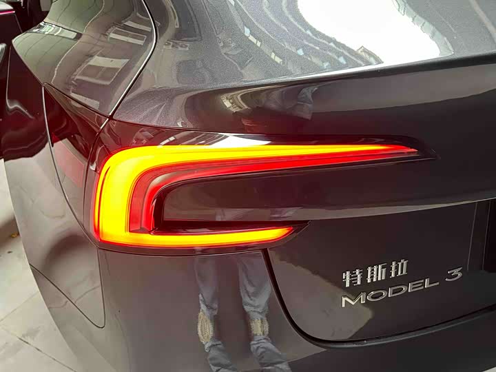 Фото 6 - Tesla Model 3