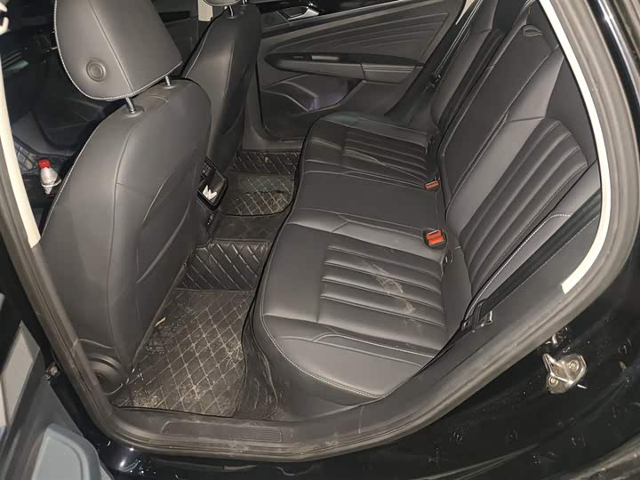 Фото 5 - Volkswagen Passat