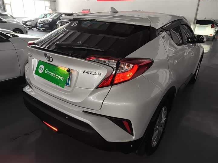 Фото 7 - Toyota Izoa