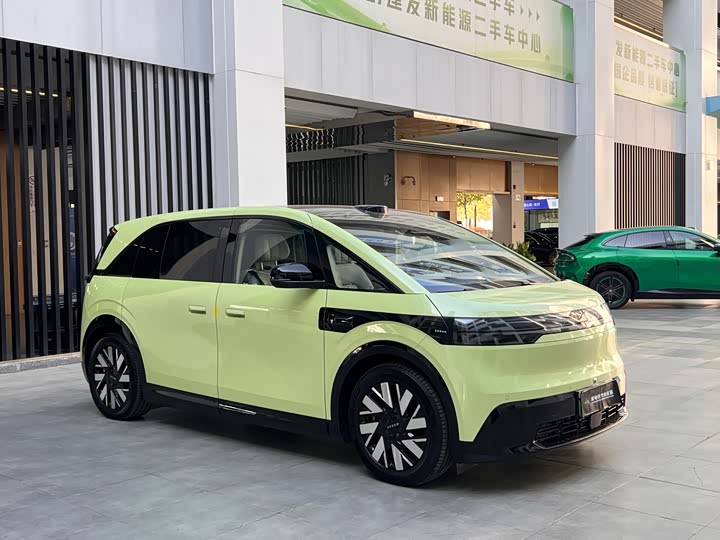 Фото 3 - Zeekr Mix