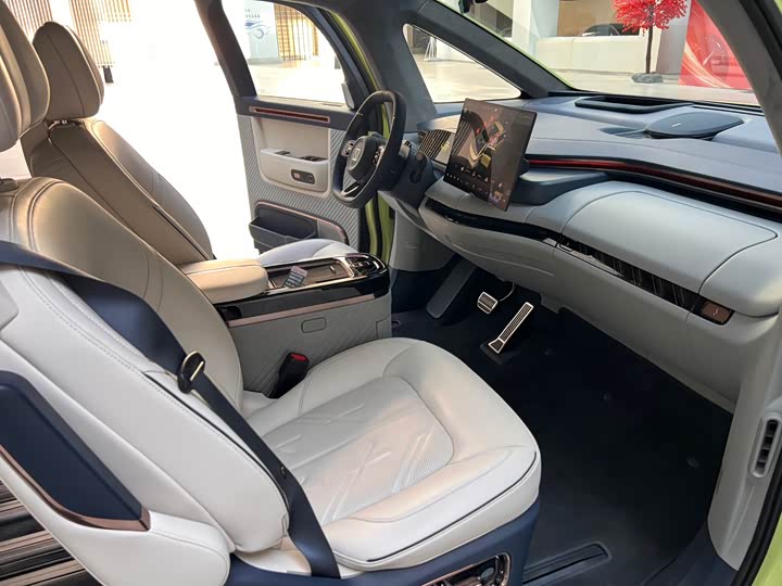 Фото 8 - Zeekr Mix