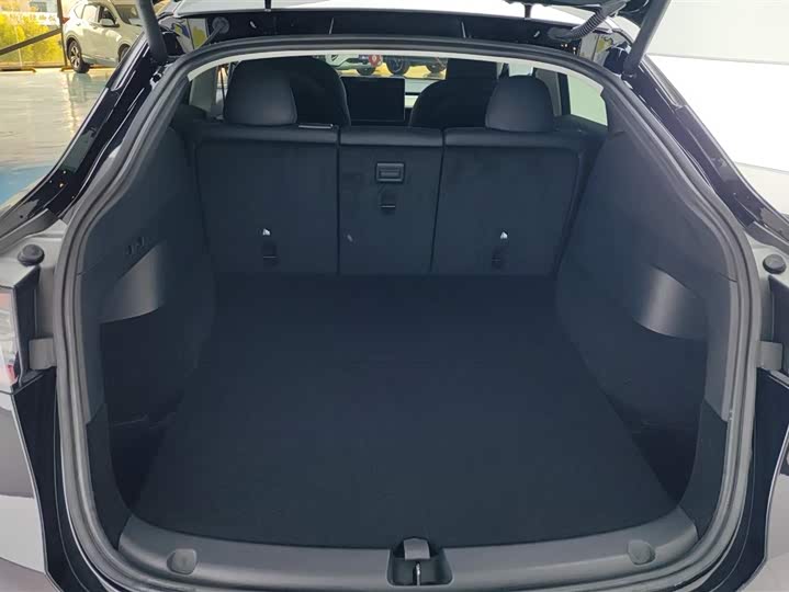 Фото 4 - Tesla Model Y