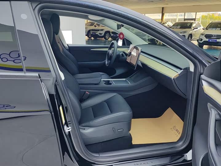 Фото 8 - Tesla Model Y