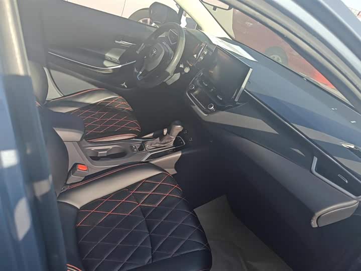 Фото 8 - Toyota Corolla