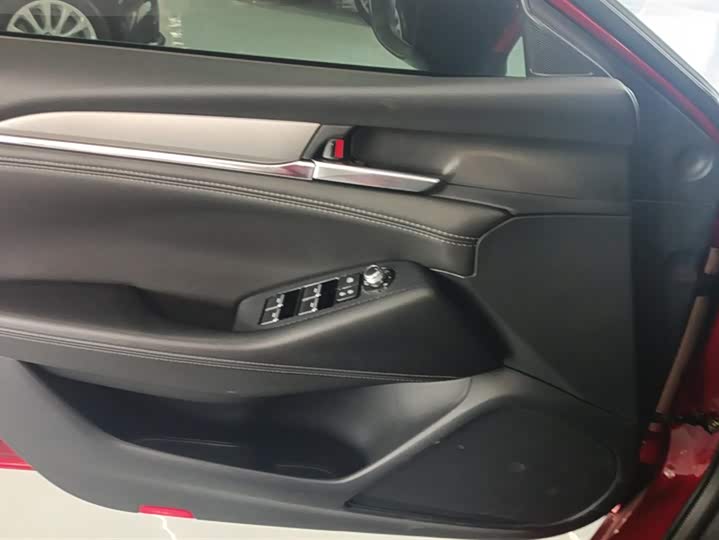 Фото 7 - Mazda Atenza