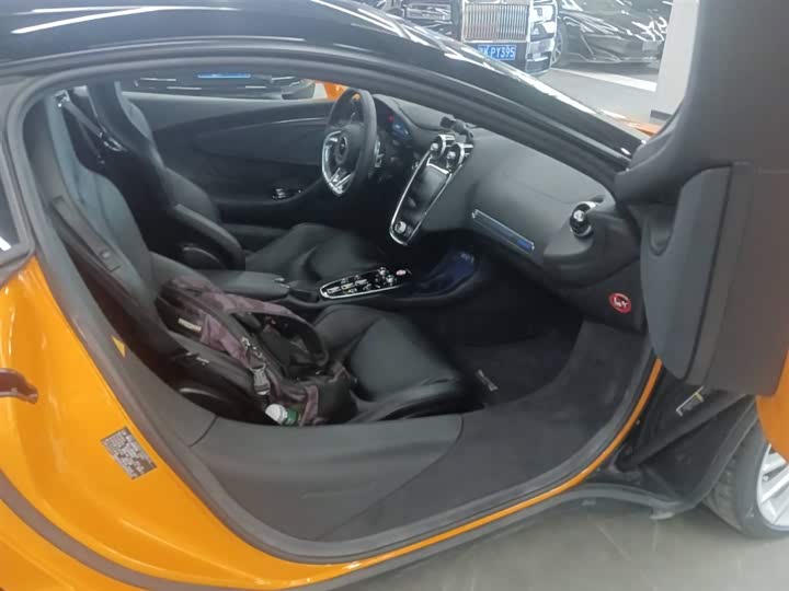 Фото 9 - McLaren GT