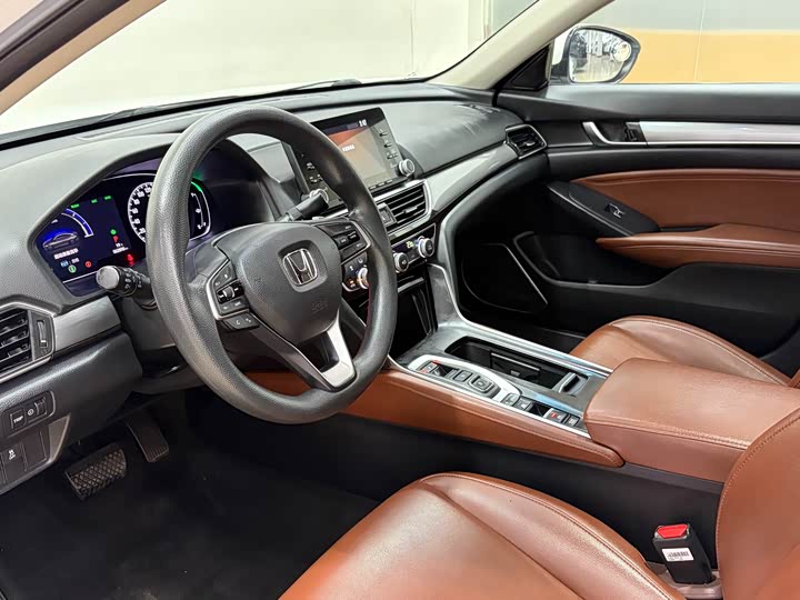 Фото 7 - Honda Inspire