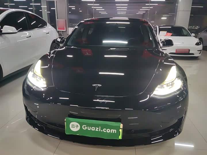 Фото 3 - Tesla Model 3