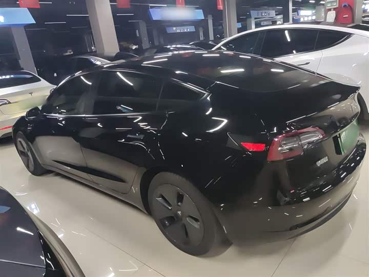 Фото 5 - Tesla Model 3