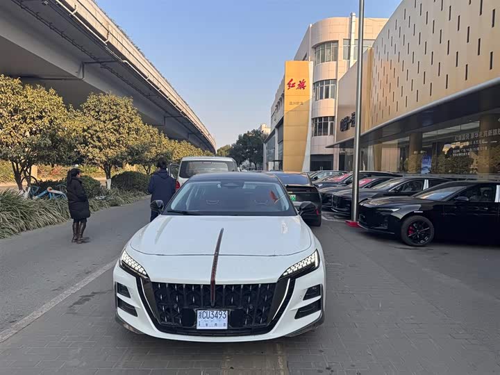 Фото 5 - Hongqi H6