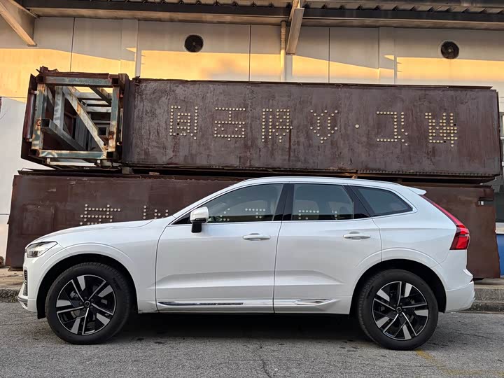 Фото 7 - Volvo XC60