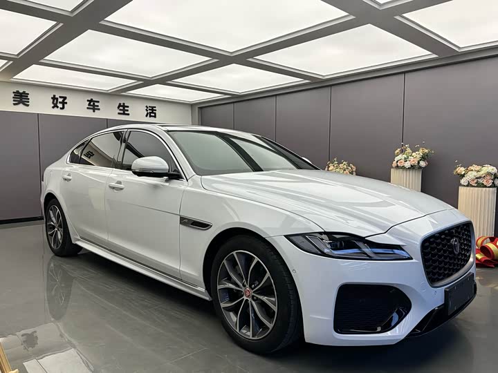 Фото 3 - Jaguar XF L