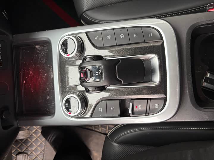 Фото 7 - Tank 300