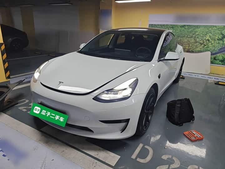 Фото 2 - Tesla Model 3