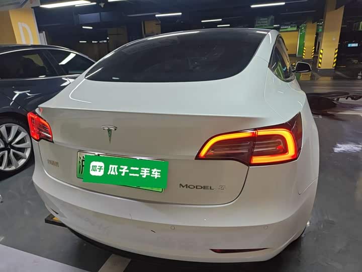 Фото 6 - Tesla Model 3