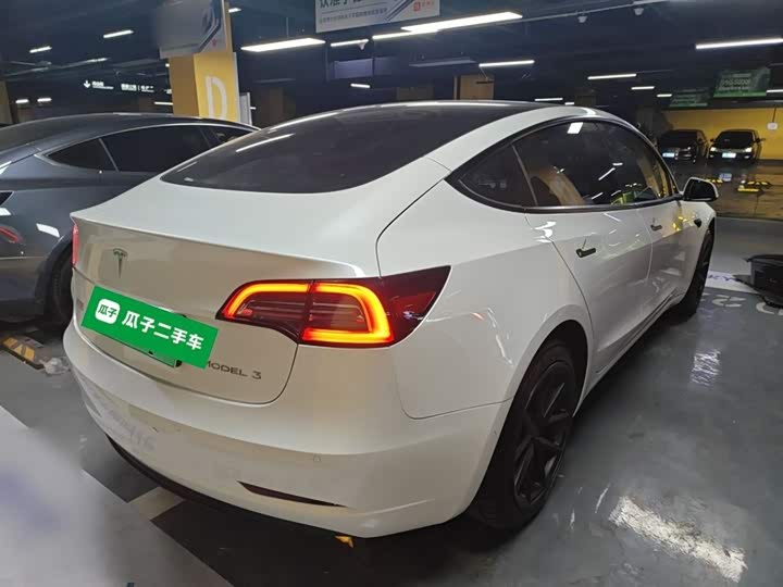 Фото 7 - Tesla Model 3