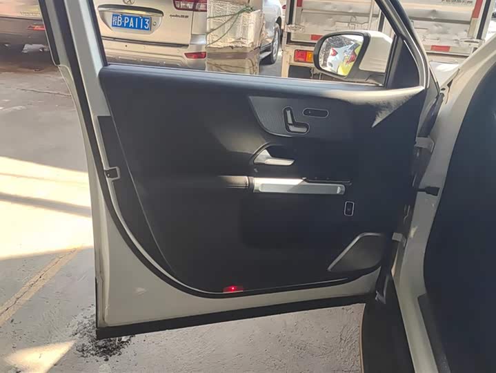 Фото 7 - Mercedes-Benz GLB-Class