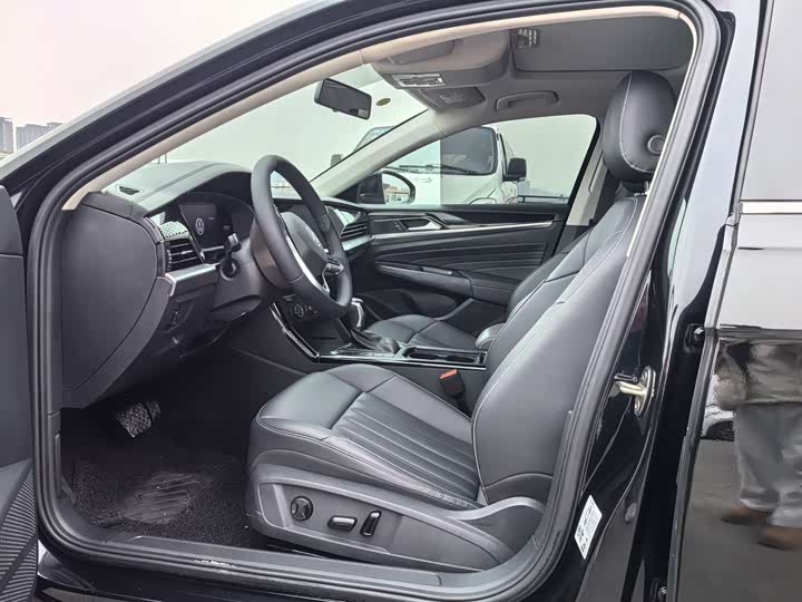 Фото 4 - Volkswagen Passat