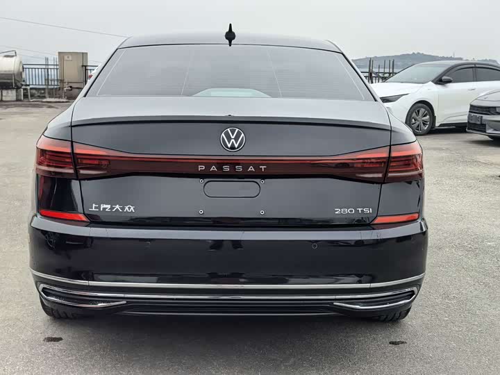 Фото 9 - Volkswagen Passat