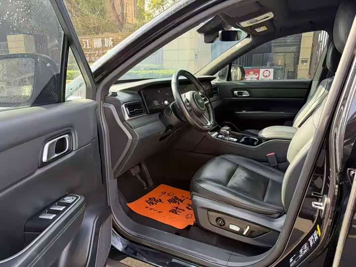 Фото 4 - LiXiang One