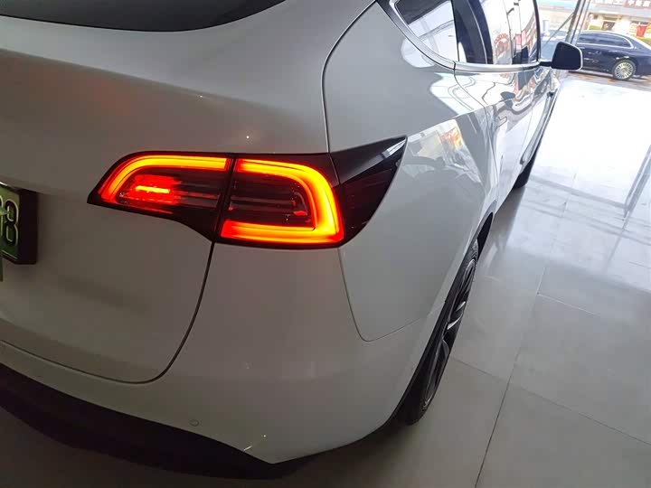 Фото 8 - Tesla Model Y