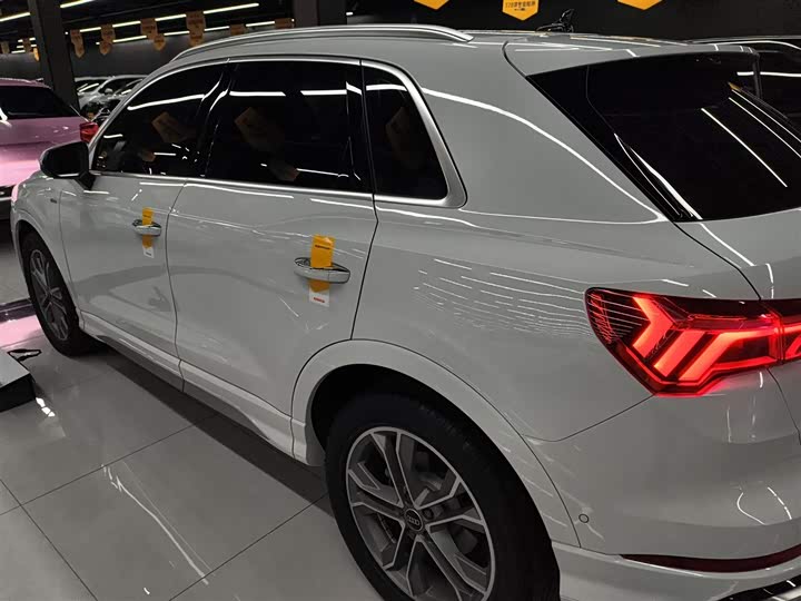 Фото 5 - Audi Q3