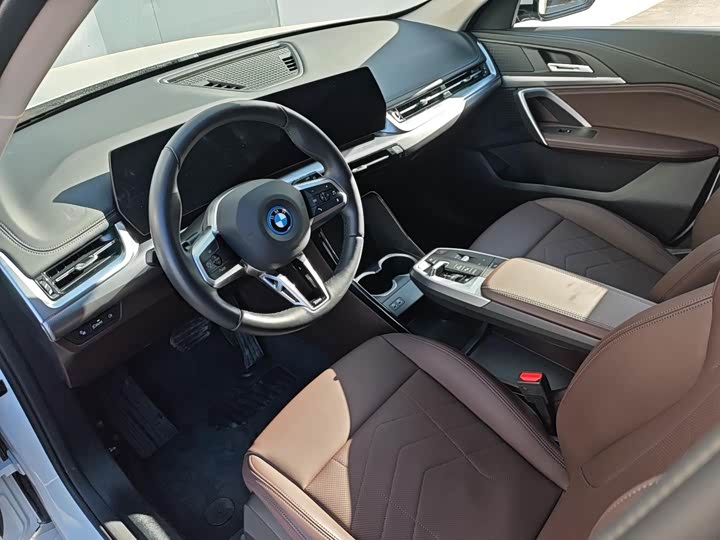 Фото 4 - BMW iX1