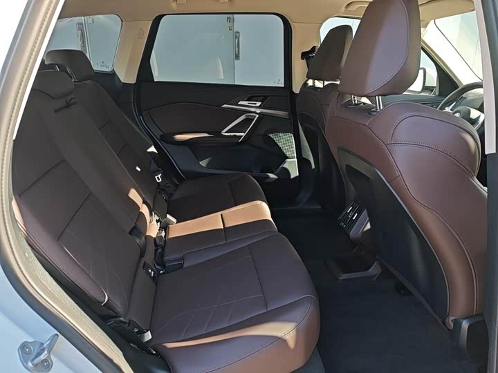 Фото 9 - BMW iX1