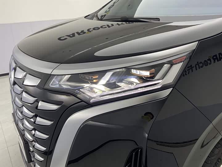 Фото 9 - Denza D9