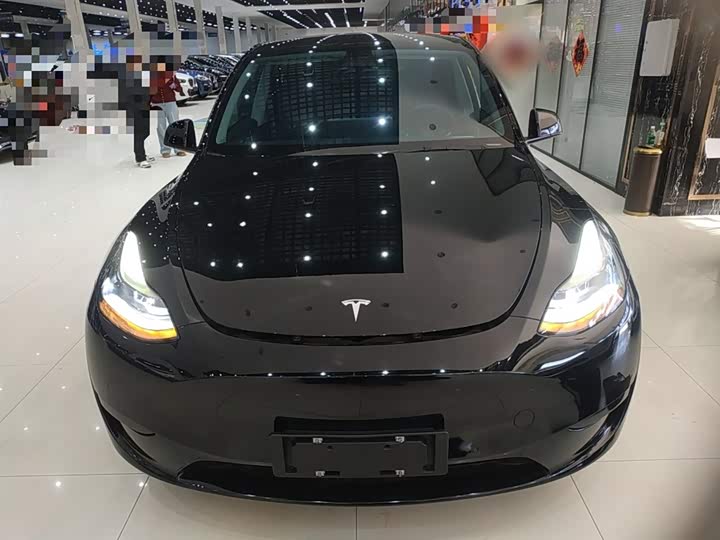 Фото 3 - Tesla Model Y