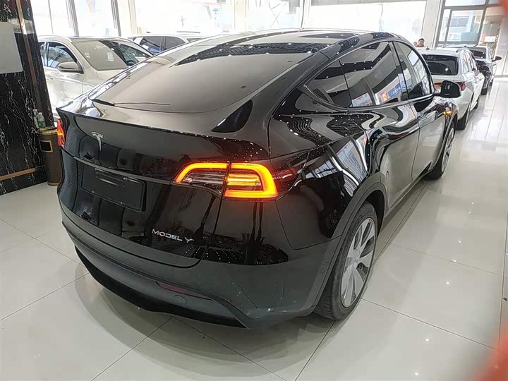Фото 7 - Tesla Model Y