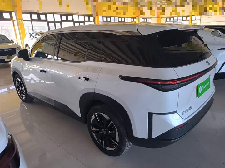 Фото 5 - Toyota bZ3X