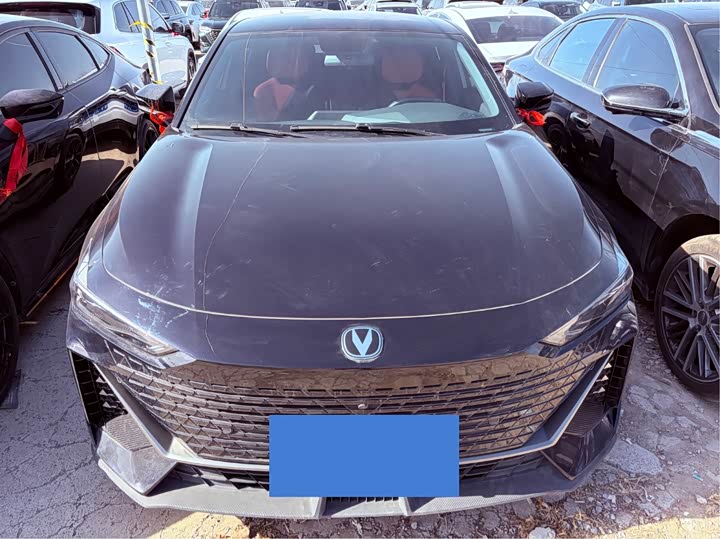 Фото 2 - Changan UNI-V