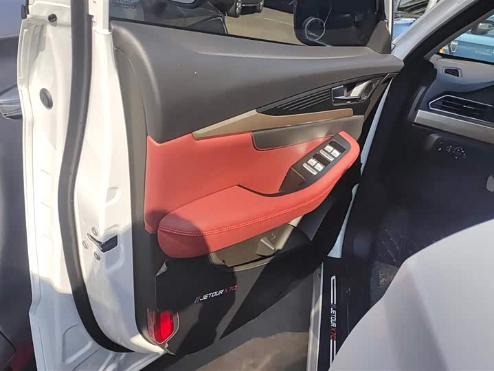 Фото 7 - Jetour X70