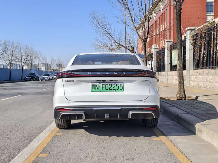 Фото 4 - Geely Galaxy L6