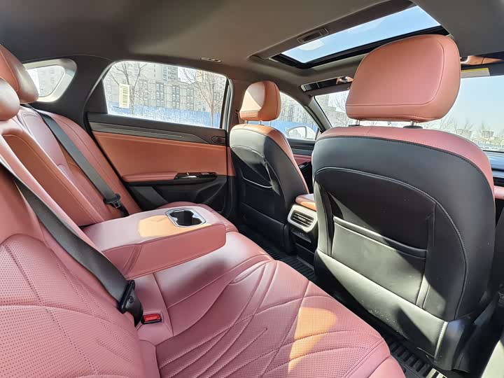 Фото 8 - Geely Galaxy L6