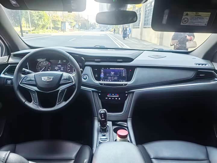Фото 3 - Cadillac XT5