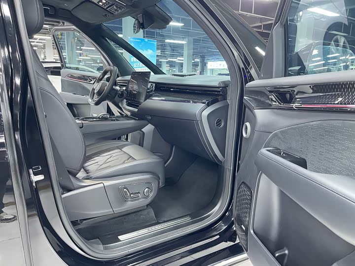 Фото 6 - Zeekr 009