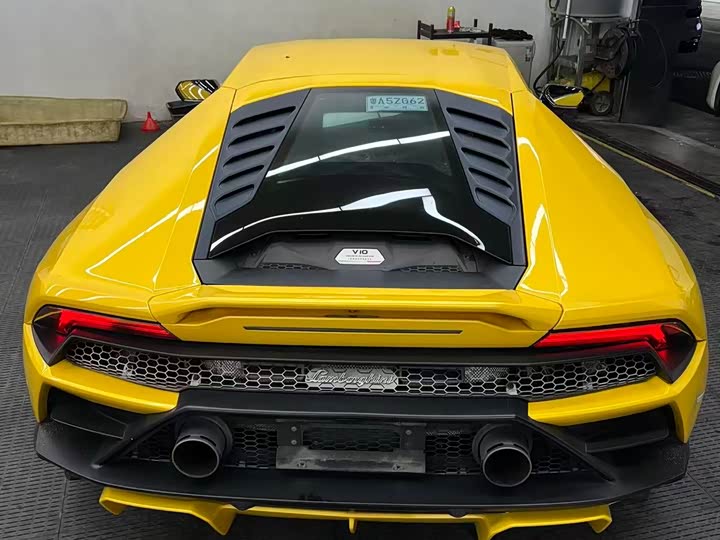 Фото 2 - Lamborghini Huracán