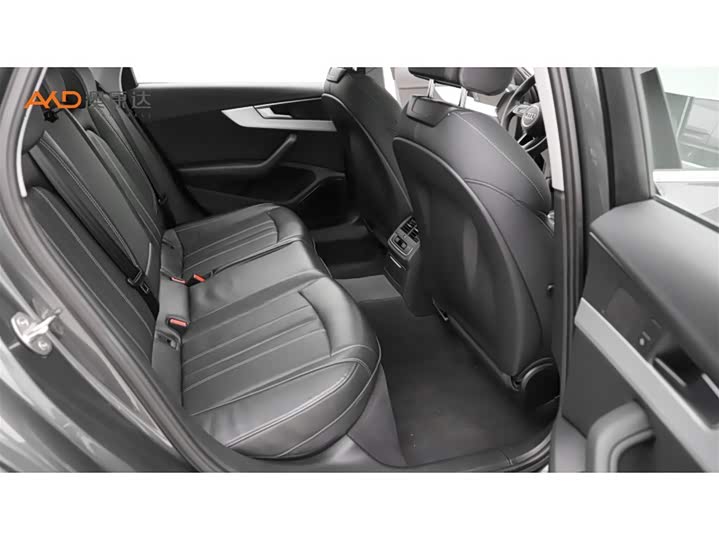 Фото 8 - Audi A4L