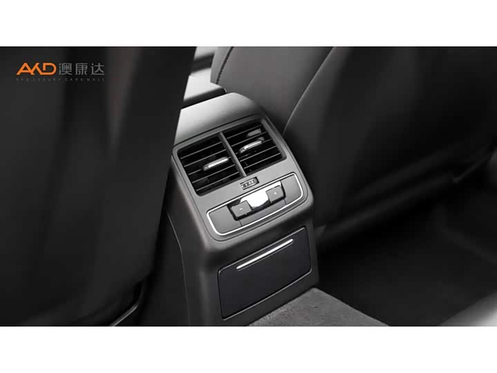 Фото 9 - Audi A4L