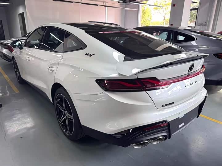 Фото 9 - MG Motor 7