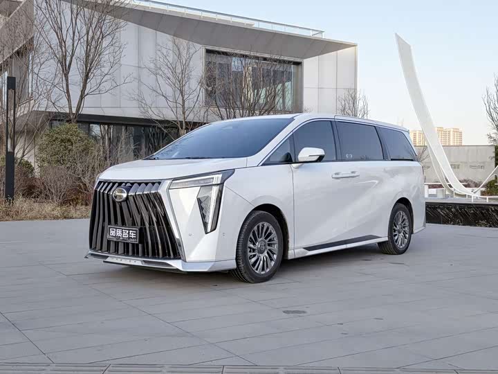 Фото 1 - GAC Trumpchi M8