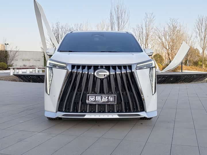 Фото 2 - GAC Trumpchi M8