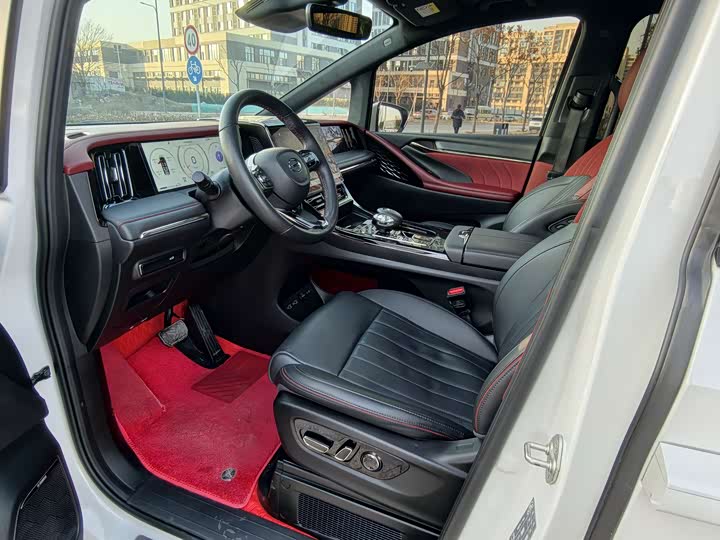 Фото 4 - GAC Trumpchi M8